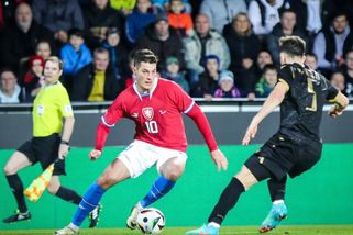 Češi v zahraničí: Schick, Černý & Kinského londýnská pohádka - Médium.cz